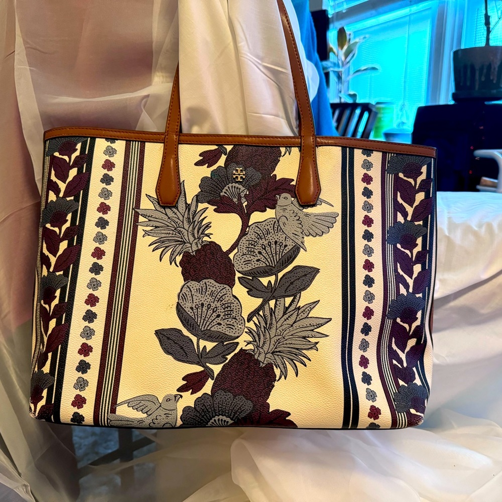 ❤️Tory Burch Love Totes 💕